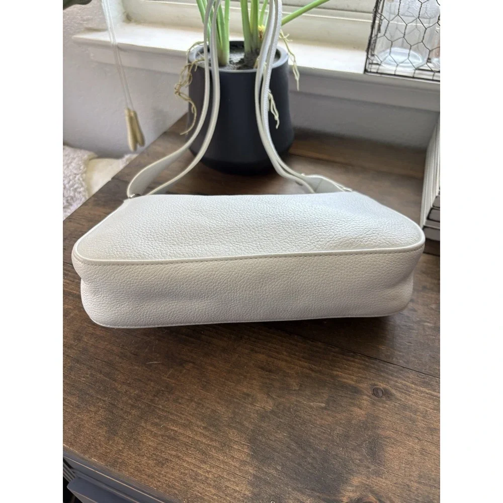 Longchamp Vintage Pebble Leather Baguette Shoulder Bag White Y2K Minimalist